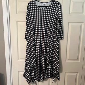 ‼️SOLD‼️Emilia Dress Nuggles! Black and white